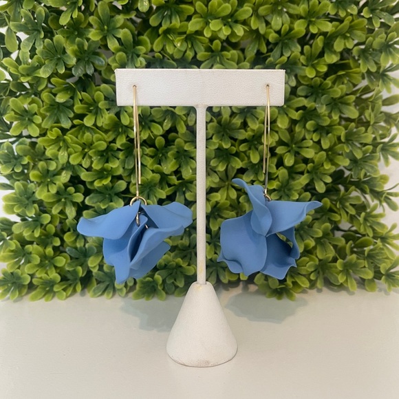 Dangle Floral Drop Earrings, Blue and Silver New - Picture 3 of 3